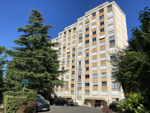 Offres de location Garage Poissy 78300